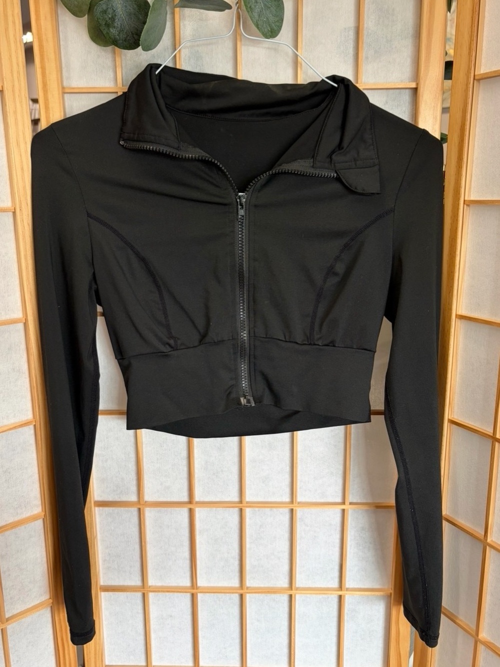 SHEIN Black Cropped Zip-Front Long Sleeve Top